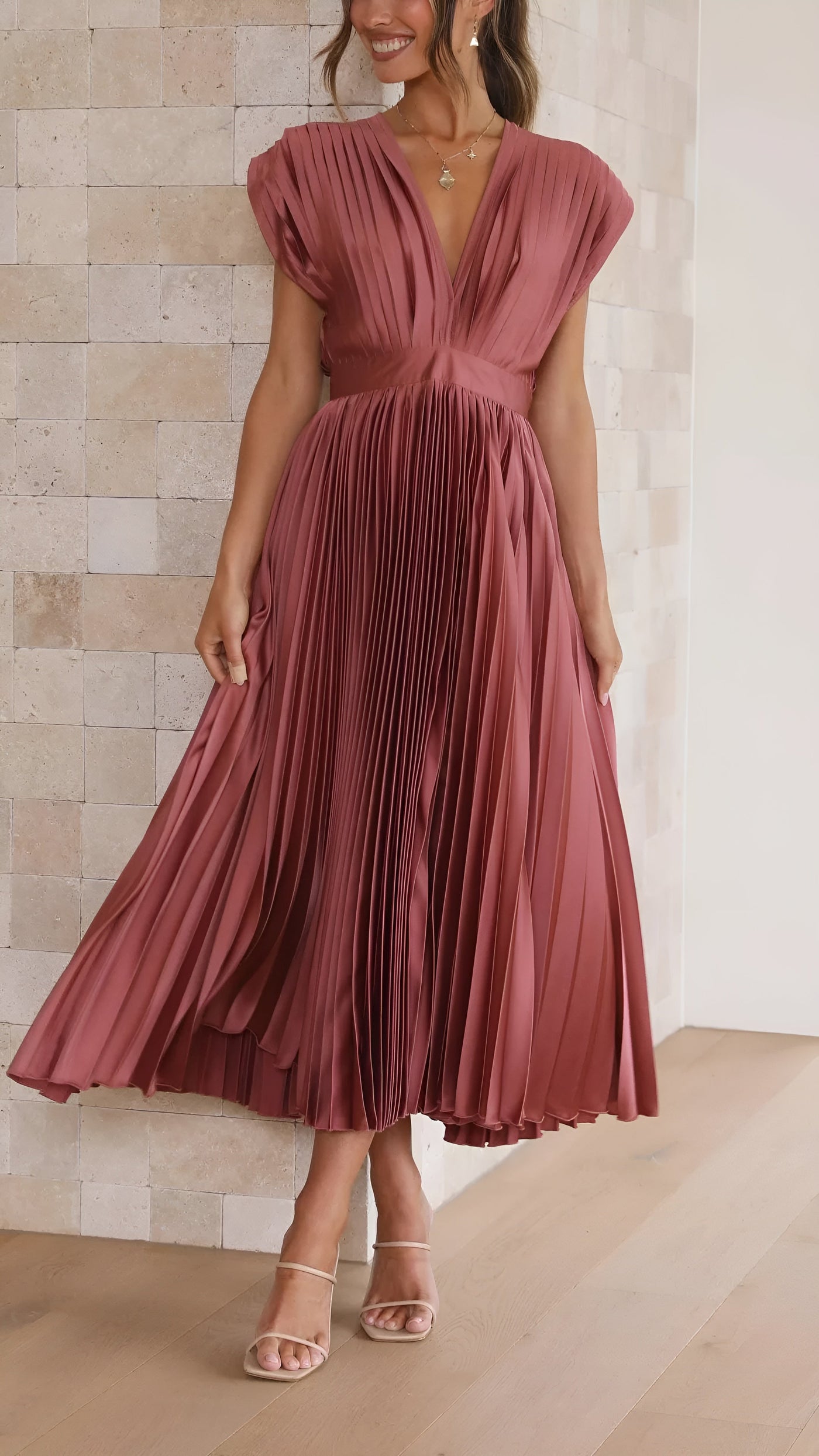https://cdn.shopify.com/s/files/1/0949/8496/2373/files/TH01422-Rose-Red_3_53fbe1a1-51c4-4a01-9d47-cf19a5266e20.jpg?v=1747653054